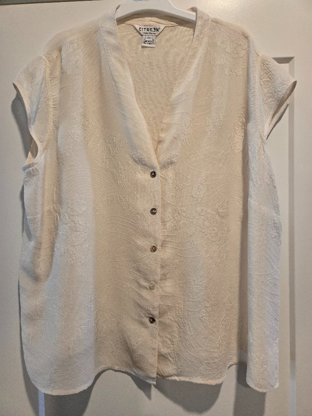 Citron Santa Monica silk embossed ivory blouse Size 2X